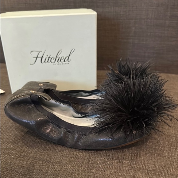 Yosi Samra Women's Ballet Flats with Ostrich Feather Pom-Pom Detail - Picture 6 of 9